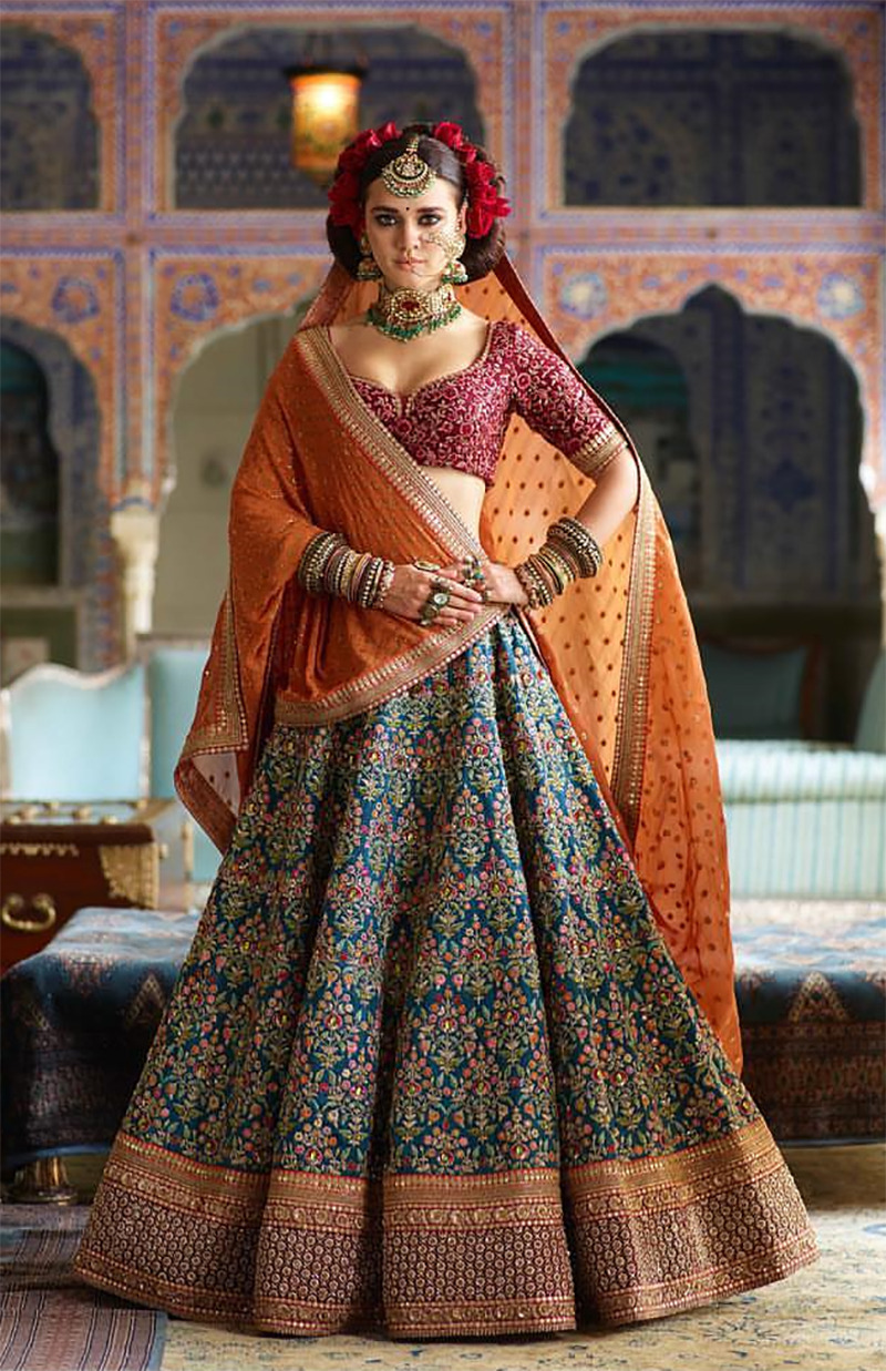 Best heavy hot sale bridal lehengas